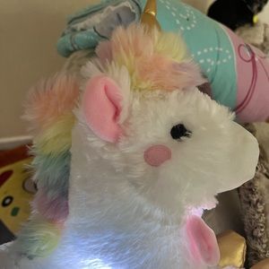 Light up unicorn with twinkle sounds